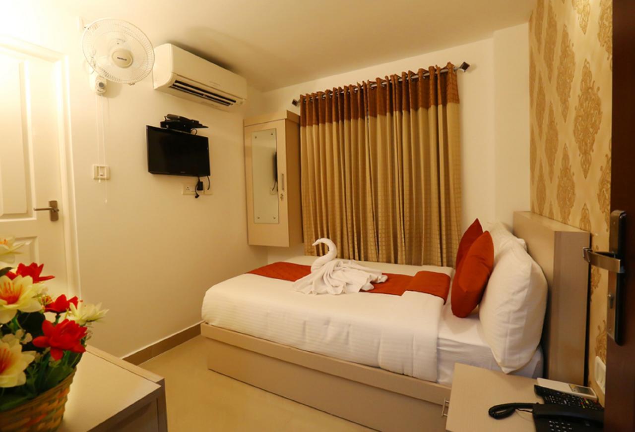 Hotel Swarna Residency Kochi 외부 사진