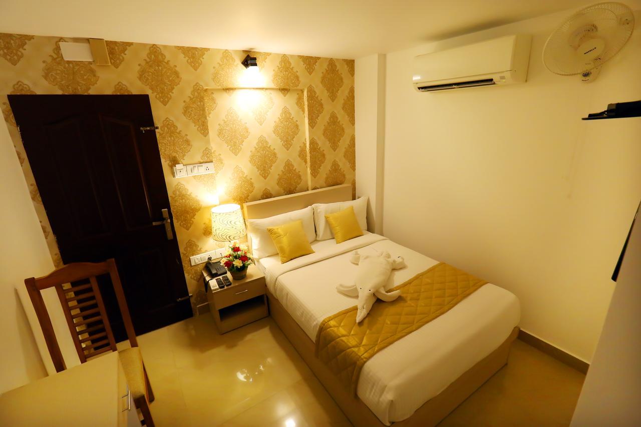 Hotel Swarna Residency Kochi 외부 사진