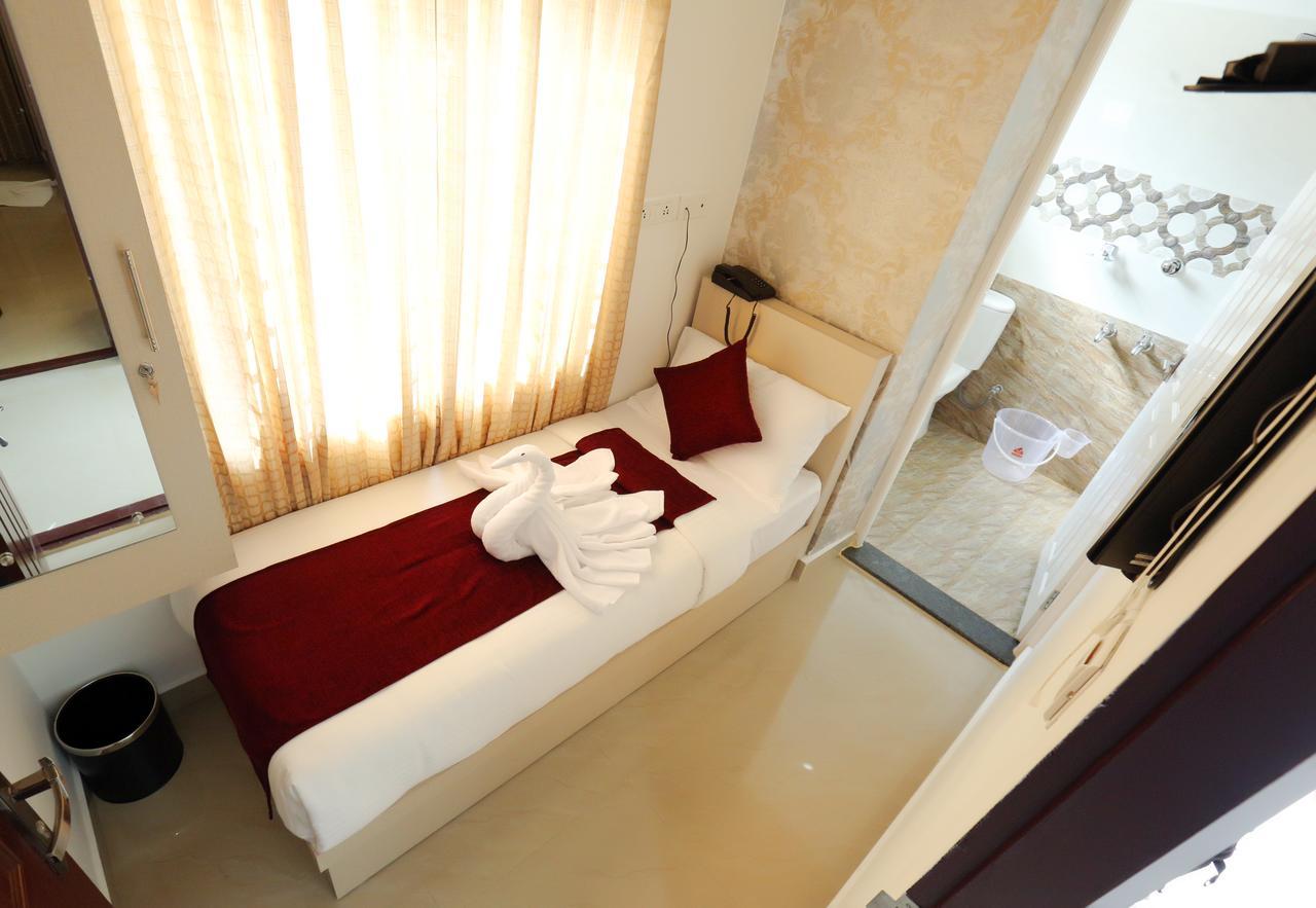 Hotel Swarna Residency Kochi 외부 사진