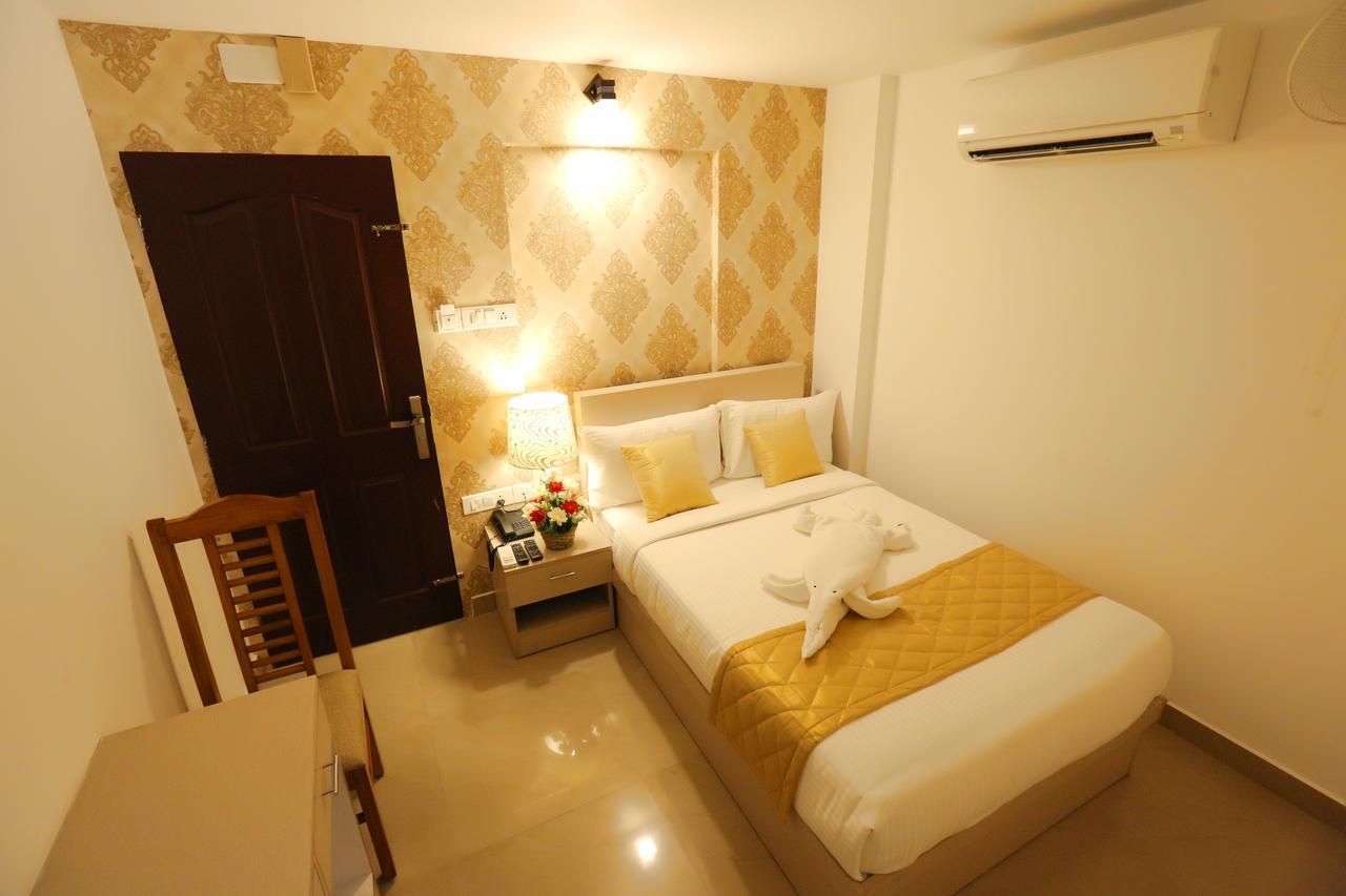 Hotel Swarna Residency Kochi 외부 사진